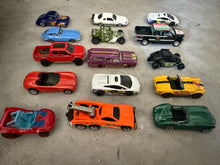 Load image into Gallery viewer, Lot of 600 Hot Wheels Cars (300 Sealed) (300 Used)