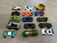 Load image into Gallery viewer, Lot of 600 Hot Wheels Cars (300 Sealed) (300 Used)