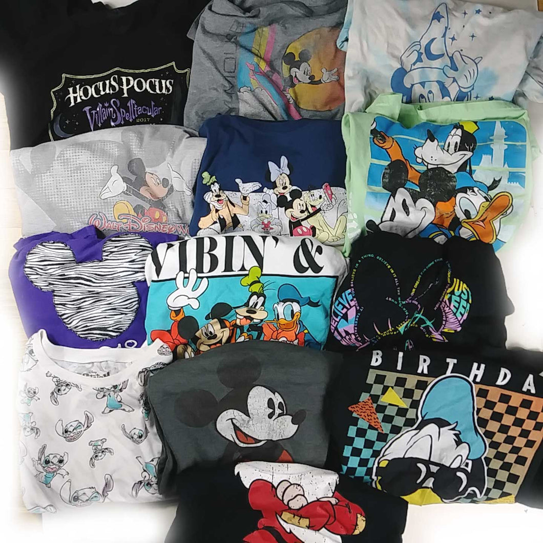 13 Disney T-shirts Mixed sizes used
