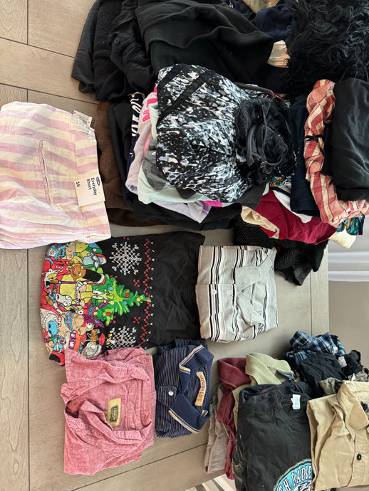 Lot of 100 Mixed Men's Women's and Misc Clothing