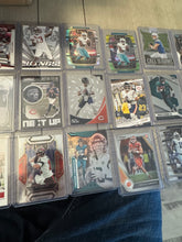 Load image into Gallery viewer, Lot of 1,000 Mixed NFL, MLB, NHL, MLB Sports Cards. Holos, Refractors, Rookies &amp; More