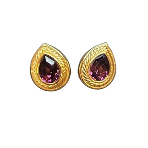 👁️ VINTAGE SWAROVSKI PEAR-SHAPED AMETHYST GOLD TONE PIERCED EARRINGS